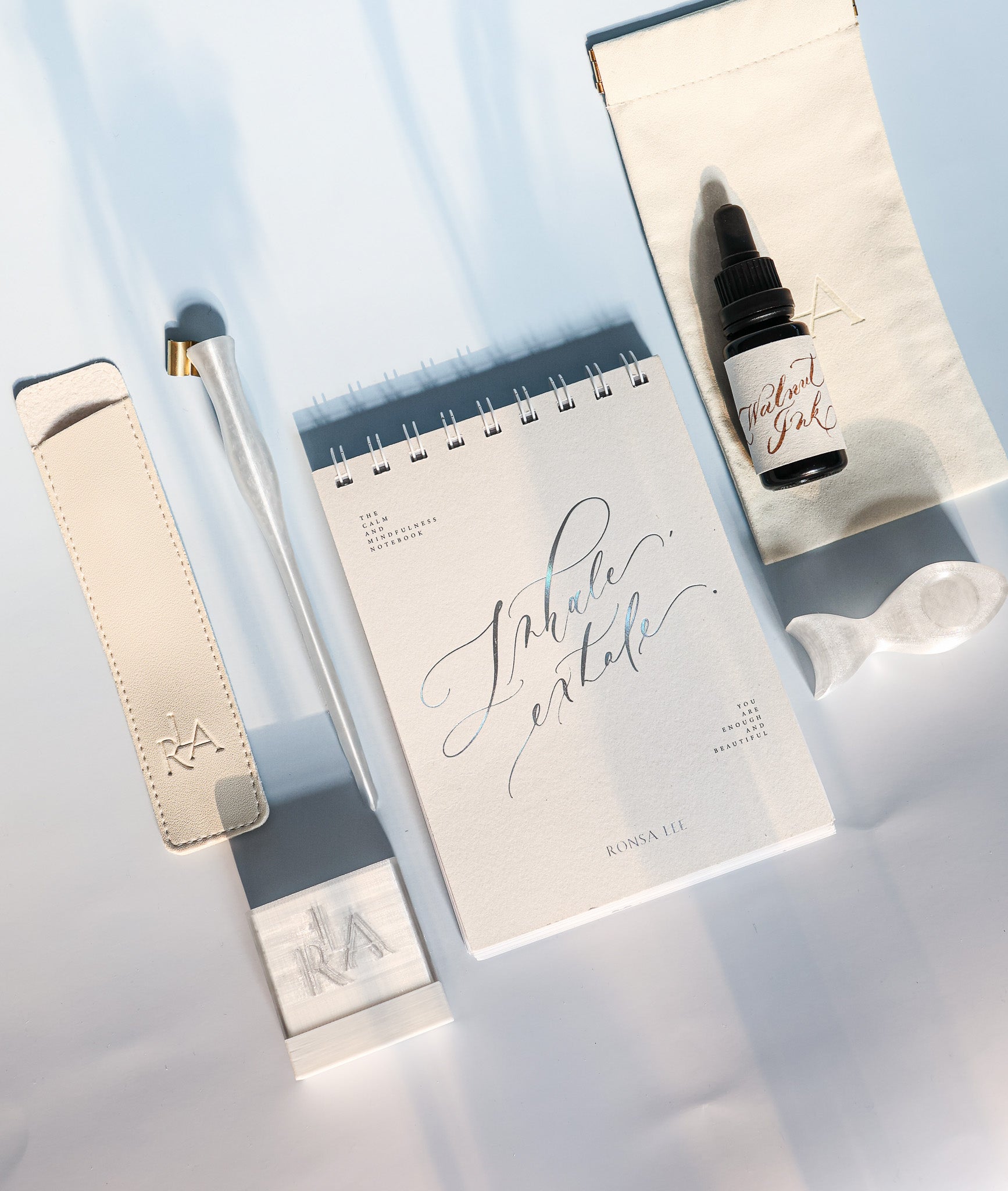 𝒯𝐻𝐸 𝑅𝐻𝒴𝒯𝐻𝑀 | 西洋書法靜心套裝